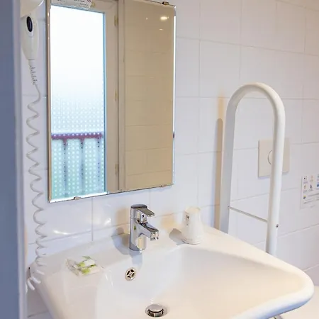 B Troyes Aeroport 2*