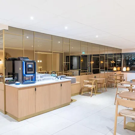 B Troyes Aéroport Hotel 2*